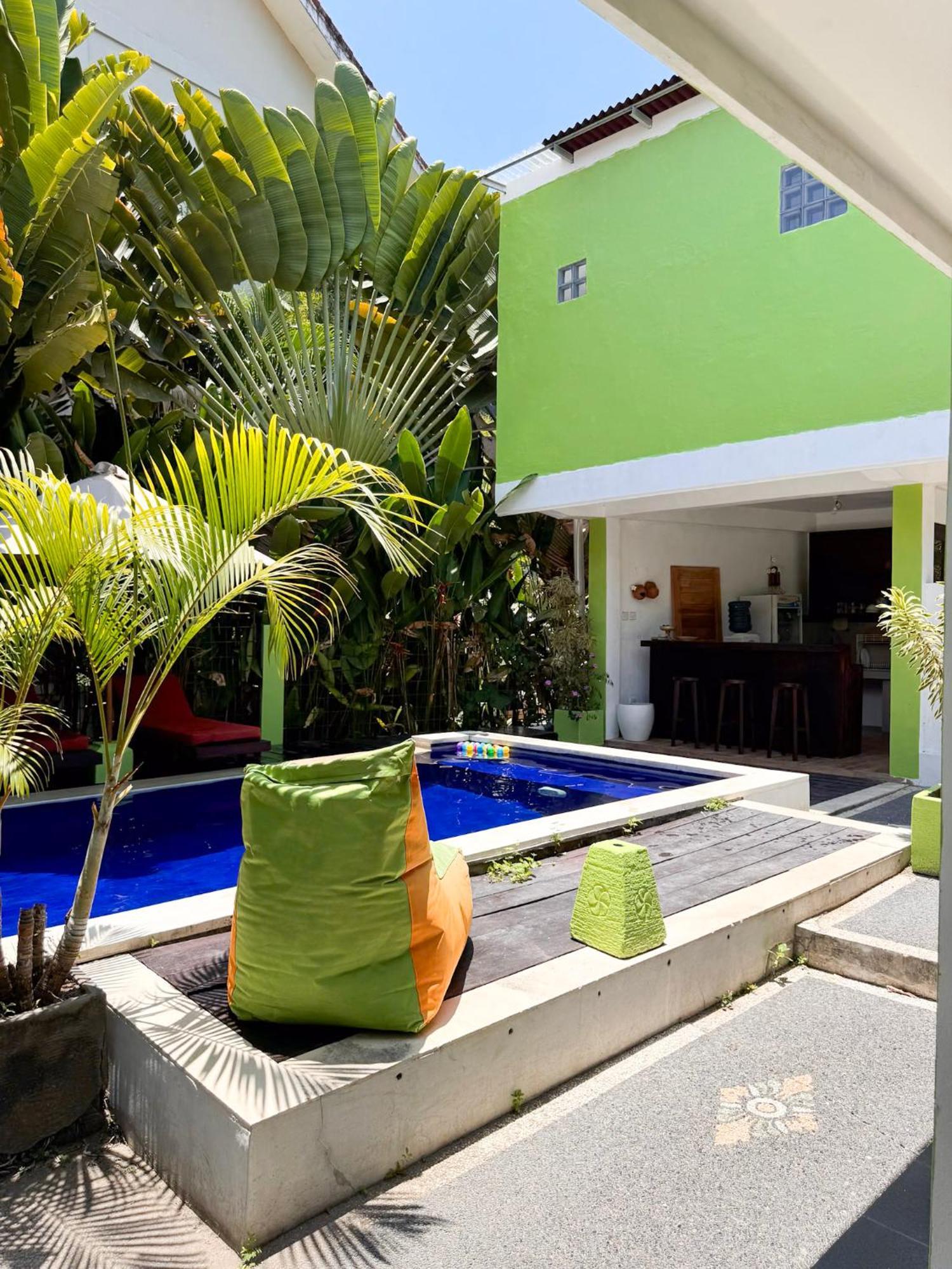 Urban Jungle Beach House Canggu  Exterior photo