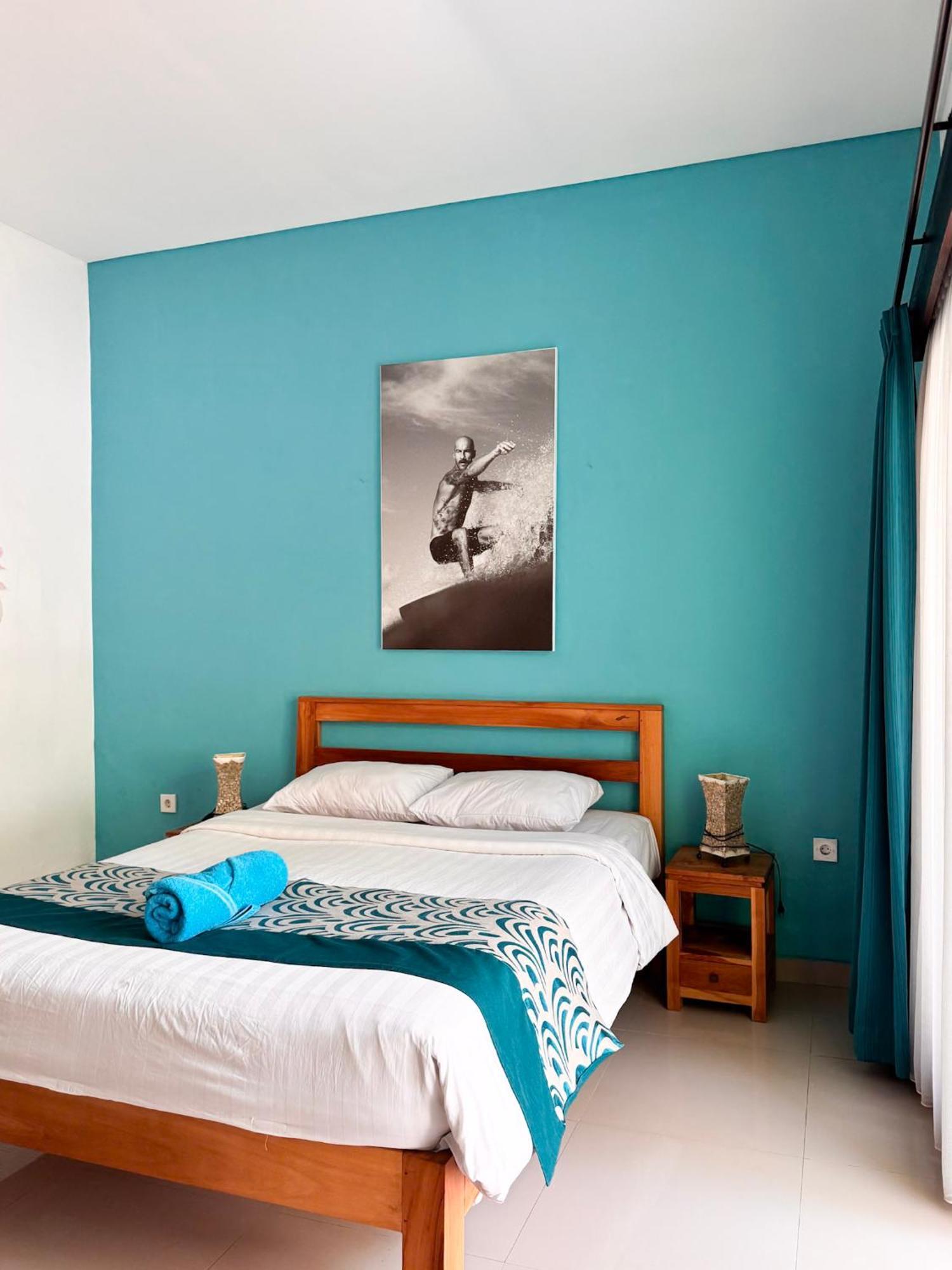 Urban Jungle Beach House Canggu  Exterior photo
